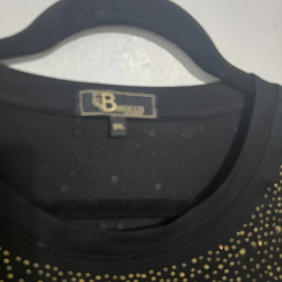 Black and Gold Men's Casual Button Down Shirt - Picture 2 of 3